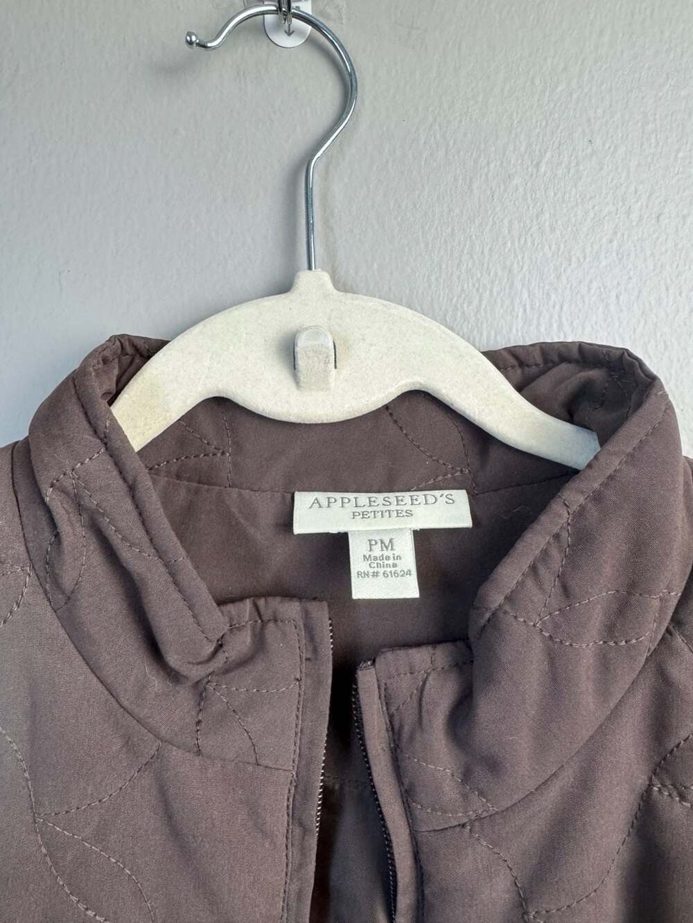 Appleseed's Petites Brown Quilted Zip-Up Vest, Size PM - Picture 3 of 5